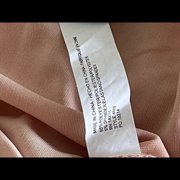 ⭐️ Bogo ⭐️ 🎈Eloquii peach Sz 18 cold shoulder top blouse - Picture 11 of 13